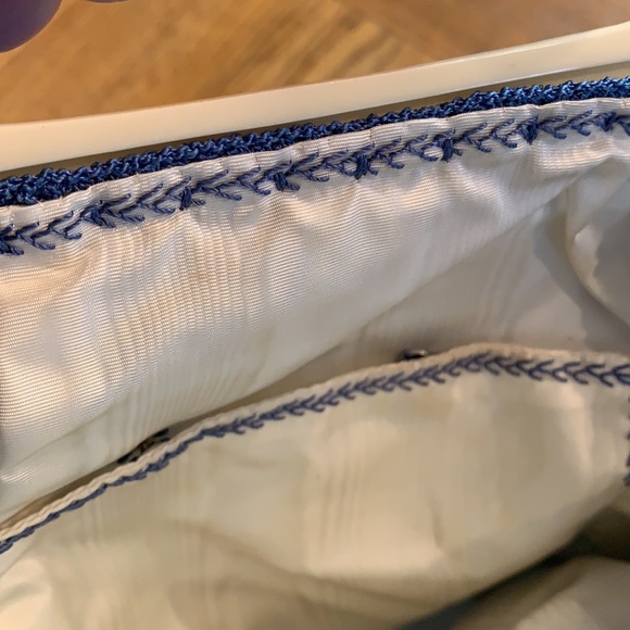 Vintage Cotton Crochet Bag Plastic Floral Handles - Picture 6 of 7